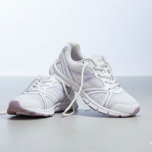 Ryko White and purple tennis shoes